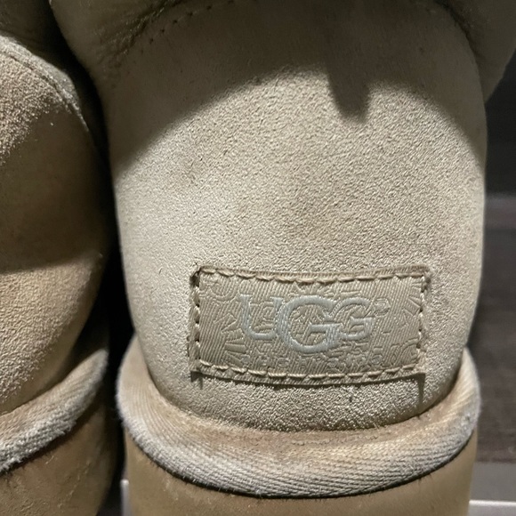 UGG Boots Size 7 - Picture 4 of 5